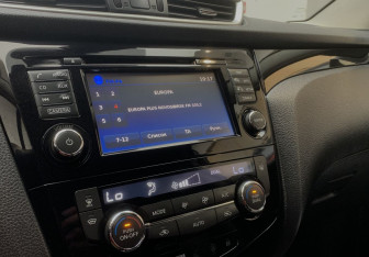 Подержанный автомобиль Nissan Qashqai 2017 года (14 фото)