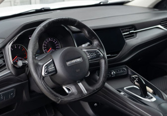 Подержанный автомобиль Haval F7 2019 года (11 фото)