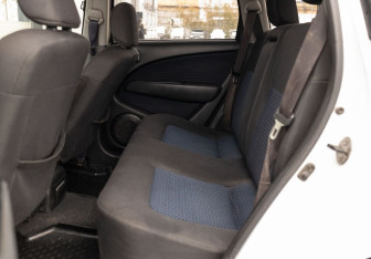 Подержанный автомобиль Mitsubishi Airtrek 2002 года (18 фото)