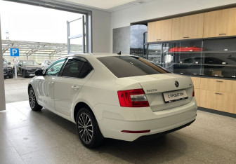 Подержанный автомобиль Skoda Octavia Liftback 2018 года (7 фото)