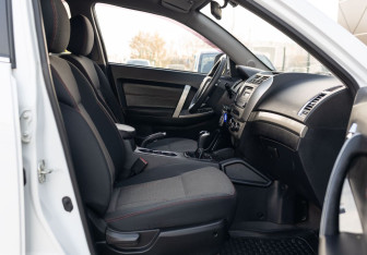 Подержанный автомобиль Geely Emgrand X7 2016 года (19 фото)