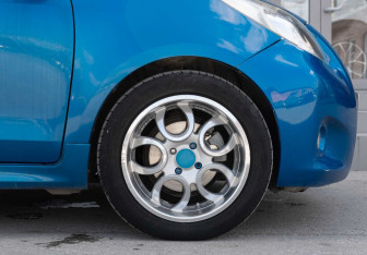 Подержанный автомобиль Toyota Vitz 2009 года (9 фото)