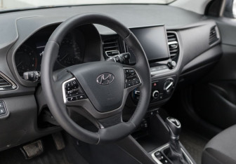 Подержанный автомобиль Hyundai Solaris Sedan 2021 года (11 фото)