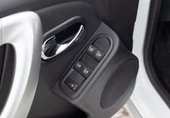 Подержанный автомобиль Nissan Terrano 2019 года (16 фото)