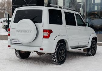 Подержанный автомобиль УАЗ Patriot 2023 года (5 фото)