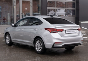 Подержанный автомобиль Hyundai Solaris Sedan 2017 года (7 фото)