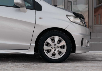 Подержанный автомобиль Honda Freed 2010 года (9 фото)