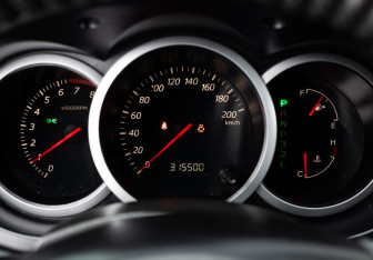 Подержанный автомобиль Suzuki Grand Vitara 2006 года (12 фото)