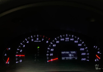 Подержанный автомобиль Toyota Camry Sedan 2011 года (9 фото)