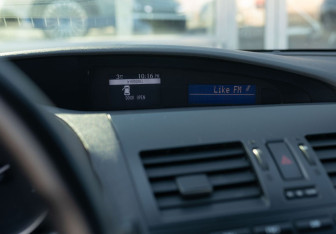 Подержанный автомобиль Mazda 3 Sedan 2013 года (15 фото)