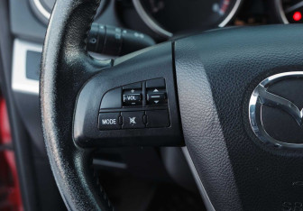 Подержанный автомобиль Mazda 3 Sedan 2012 года (12 фото)