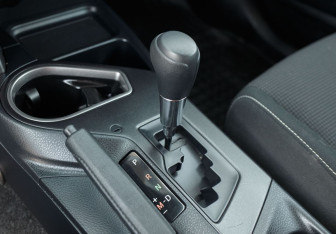 Подержанный автомобиль Toyota RAV4 2018 года (15 фото)