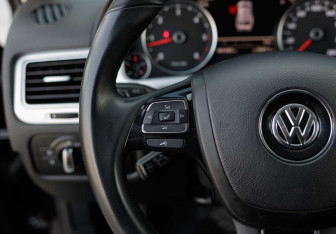 Подержанный автомобиль Volkswagen Touareg 2017 года (12 фото)