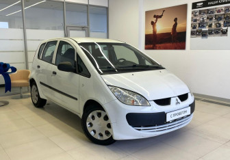 Подержанный автомобиль Mitsubishi Colt Hatchback 2007 года (3 фото)