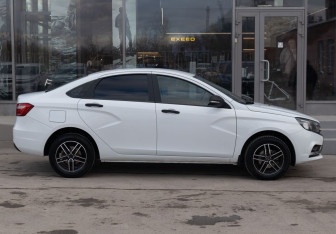 Подержанный автомобиль LADA (ВАЗ) Vesta Sedan 2020 года (4 фото)