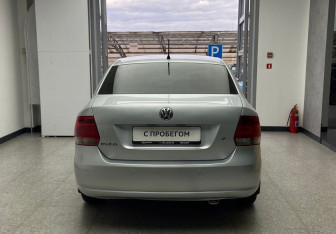 Подержанный автомобиль Volkswagen Polo Sedan 2013 года (6 фото)