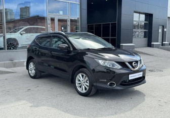 Подержанный автомобиль Nissan Qashqai 2014 года (3 фото)