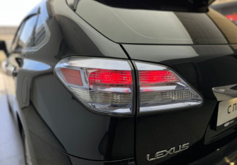 Подержанный автомобиль Lexus RX 2009 года (9 фото)