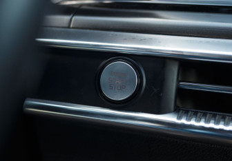 Подержанный автомобиль Kia K5 2021 года (16 фото)