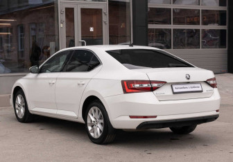 Подержанный автомобиль Skoda Superb Liftback 2018 года (7 фото)