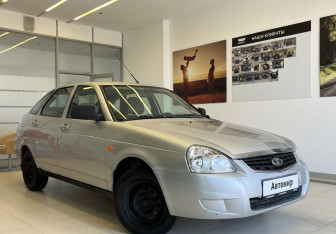 Подержанный автомобиль LADA (ВАЗ) Priora Hatchback 2012 года (3 фото)