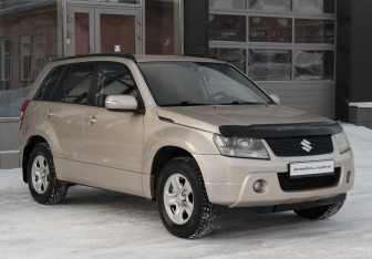 Подержанный автомобиль Suzuki Grand Vitara 2010 года (3 фото)