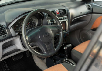 Подержанный автомобиль Kia Picanto 2007 года (11 фото)