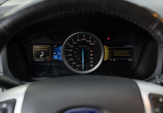 Подержанный автомобиль Ford Explorer 2012 года (14 фото)