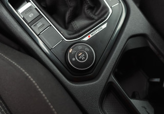 Подержанный автомобиль Volkswagen Tiguan 2021 года (15 фото)