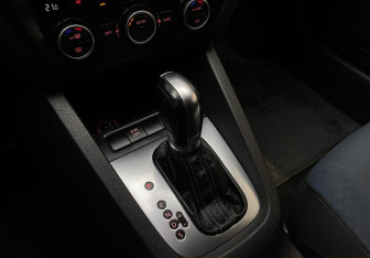 Подержанный автомобиль Volkswagen Jetta Sedan 2013 года (8 фото)