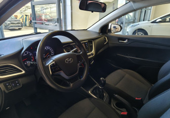 Подержанный автомобиль Hyundai Solaris Sedan 2017 года (7 фото)