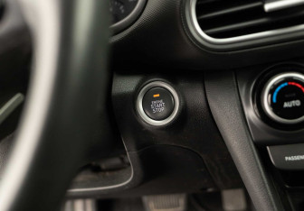 Подержанный автомобиль Hyundai Kona 2018 года (15 фото)