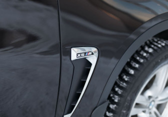 Подержанный автомобиль BMW X5 2017 года (10 фото)