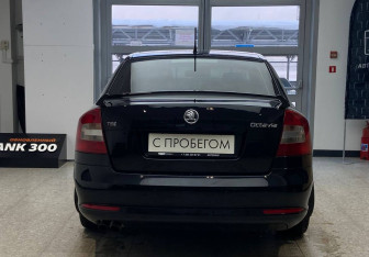 Подержанный автомобиль Skoda Octavia Liftback 2012 года (6 фото)