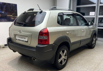 Подержанный автомобиль Hyundai Tucson 2008 года (5 фото)
