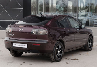 Подержанный автомобиль Mazda 3 Sedan 2007 года (5 фото)