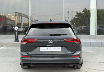 Подержанный автомобиль Volkswagen Golf Wagon 2021 года (6 фото)