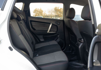 Подержанный автомобиль Geely Emgrand X7 2016 года (18 фото)