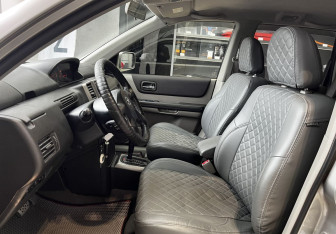 Подержанный автомобиль Nissan X-Trail 2007 года (8 фото)