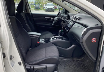 Подержанный автомобиль Nissan Qashqai 2014 года (17 фото)