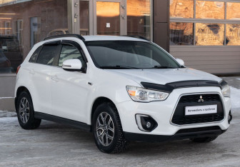 Подержанный автомобиль Mitsubishi ASX 2014 года (3 фото)