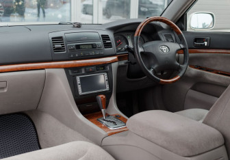 Подержанный автомобиль Toyota Mark II Sedan 2002 года (10 фото)