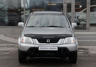 Подержанный автомобиль Honda CR-V 2001 года (2 фото)