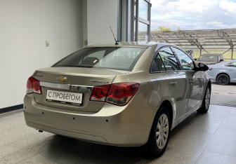 Подержанный автомобиль Chevrolet Cruze Sedan 2011 года (4 фото)