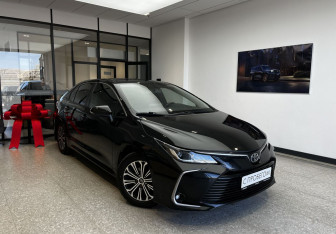 Подержанный автомобиль Toyota Corolla Sedan 2019 года (3 фото)