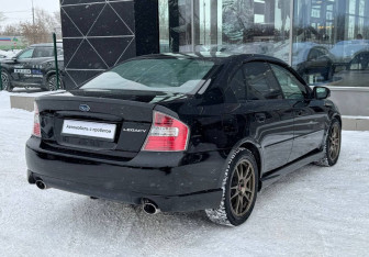 Подержанный автомобиль Subaru Legacy Sedan 2005 года (5 фото)