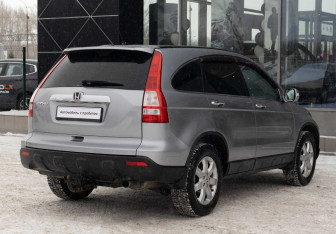 Подержанный автомобиль Honda CR-V 2008 года (5 фото)