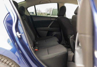 Подержанный автомобиль Mazda 3 Sedan 2013 года (17 фото)