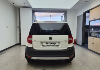 Подержанный автомобиль Skoda Yeti 2013 года (5 фото)