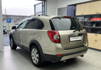 Подержанный автомобиль Chevrolet Captiva 2008 года (6 фото)